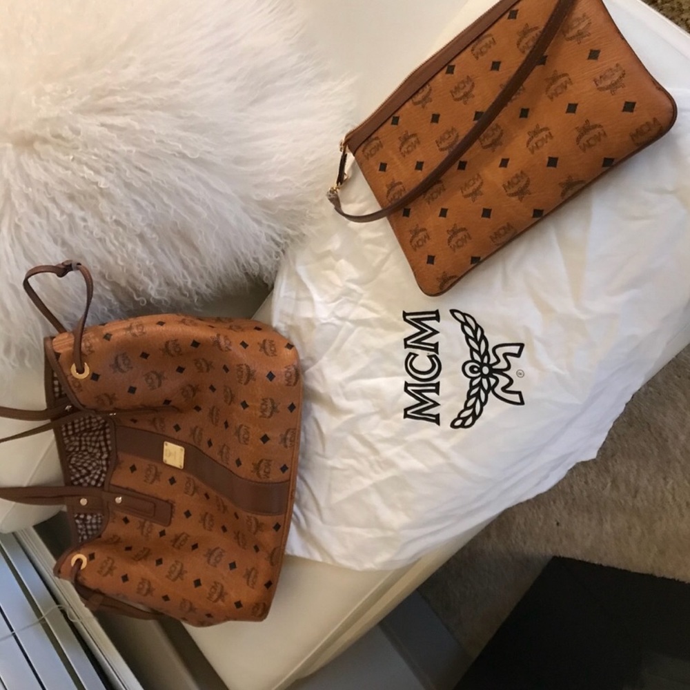 💯Authentic MCM tote with Pouch and Dustbag